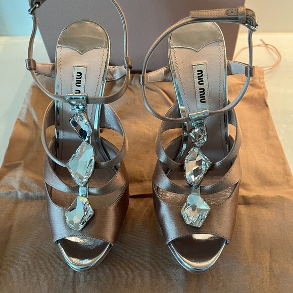 NEW Miu Miu Nude Satin Bejeweled Calzature Donna T-Strap Platform High Heels - Picture 1 of 11